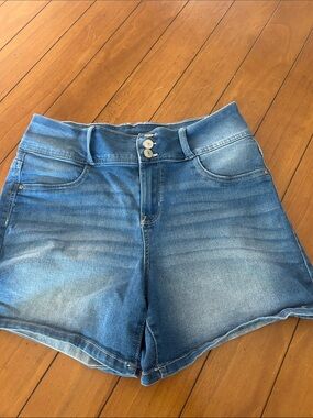 Wallflower High-Rise Faded Blue Denim Shorts Size 13 | 3-Button Waist